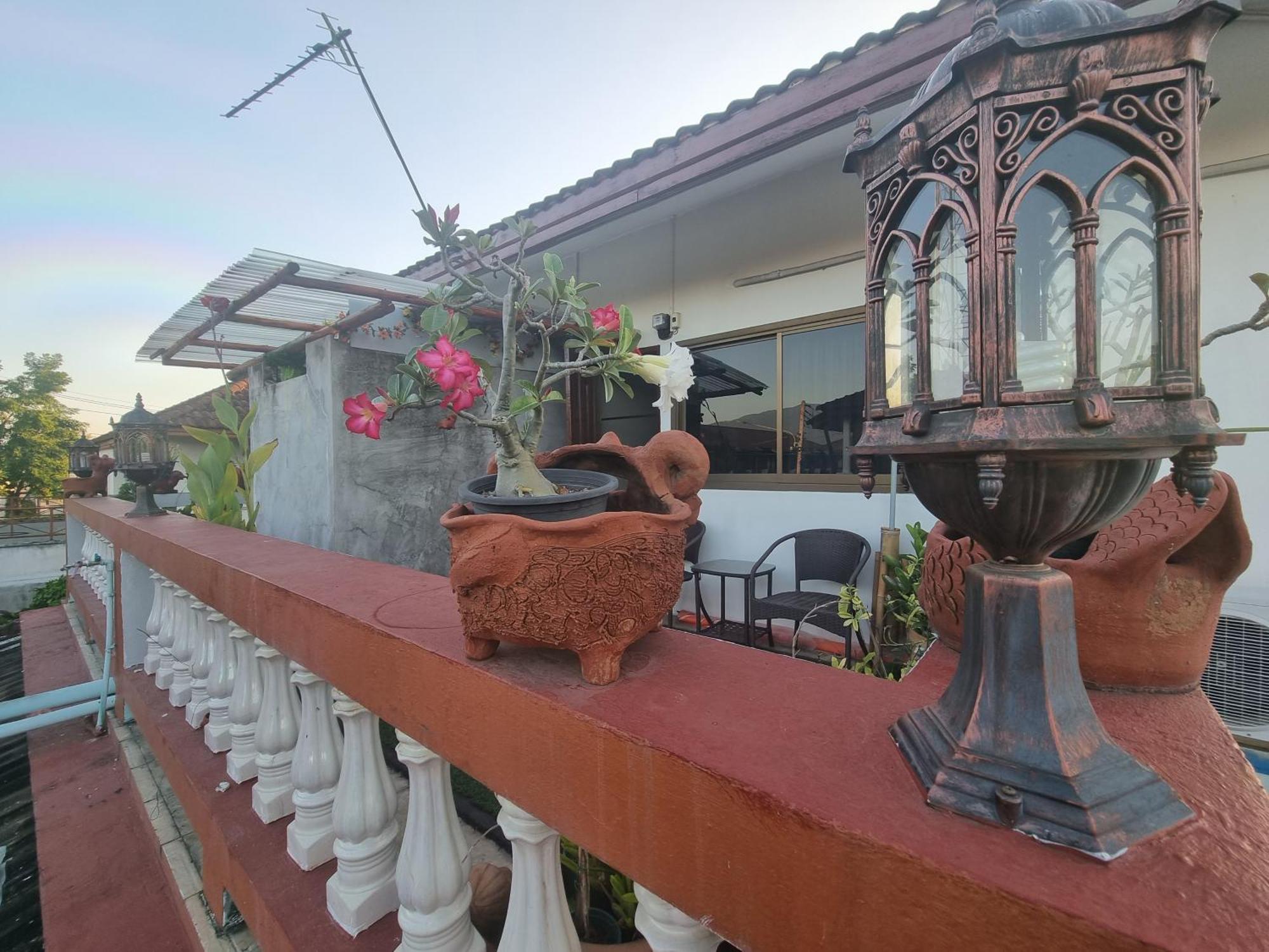 Hom Baan Chiang Mai Hotel Eksteriør billede